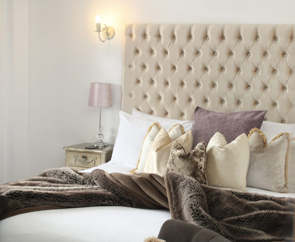 Cottage room 5 