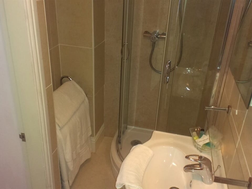 En suite shower cubicle