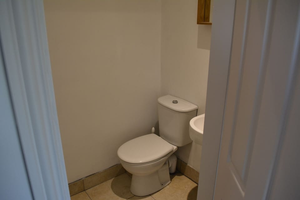 Bedroom 1 ensuite