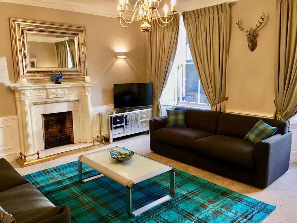 Luxurious Living Room