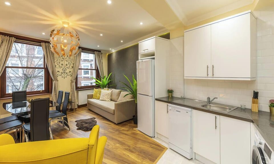Living Room / Lounge