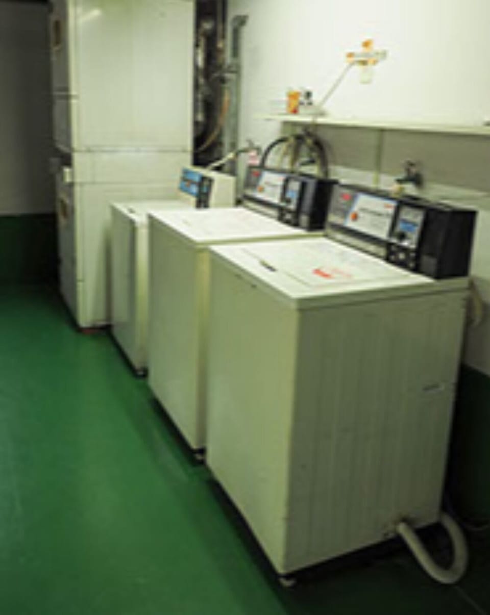 Coin laundry