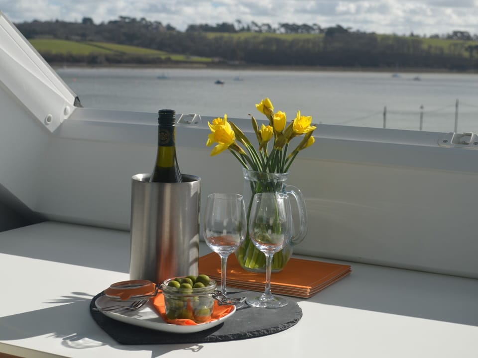 Loft - breakfast with a beautiful view of Tapeley House