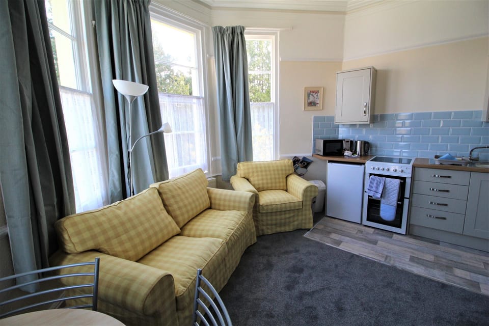 Sleep 3 - Apartment 9 - Room