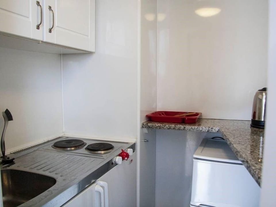 Flat 3 - Double Bed - 2nd Floor Apartment