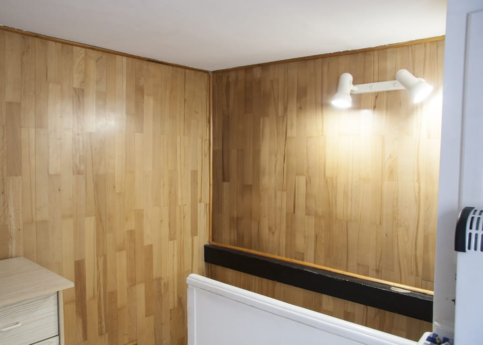 Flat 8 - Double Bed - 2nd Floor Attic Apartment