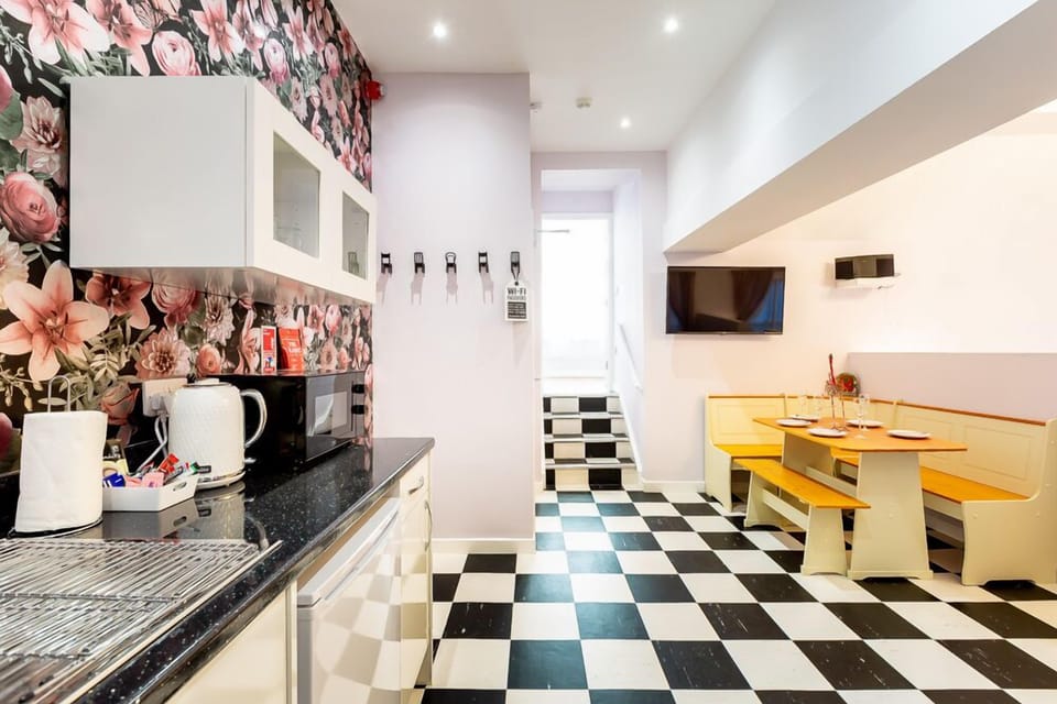 Through the Looking Glass  - Tea & coffee facilities 