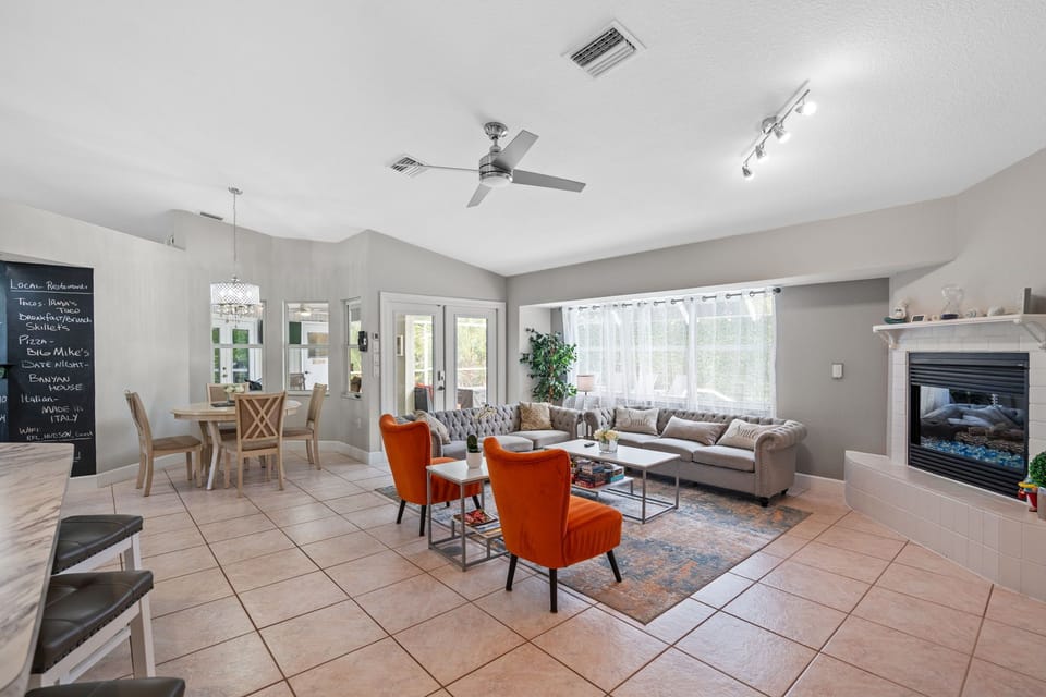 Living room and breakfast nook