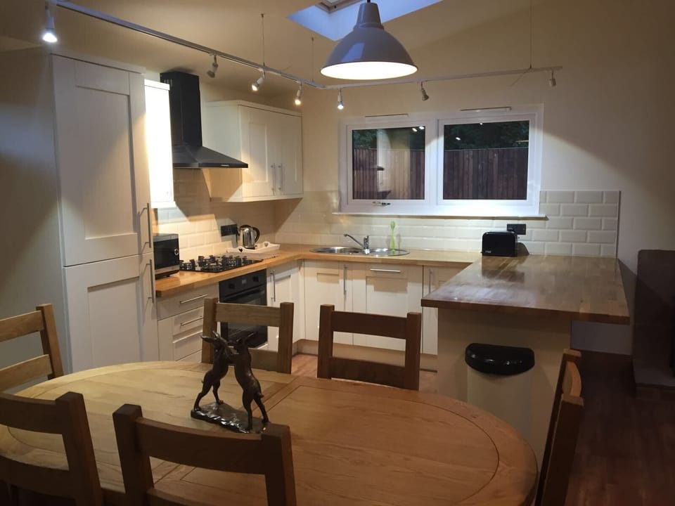 Dining / Restaurant
