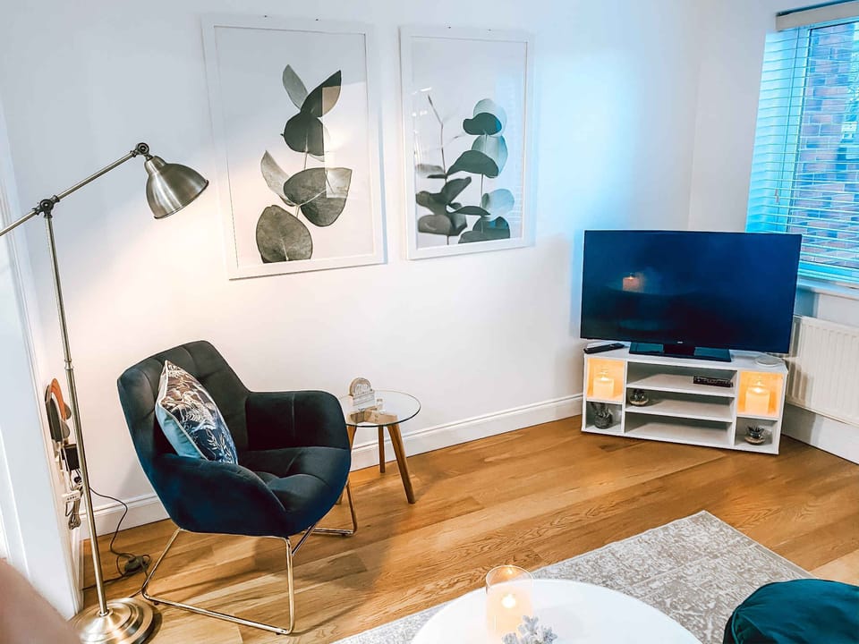 Lounge: view 1