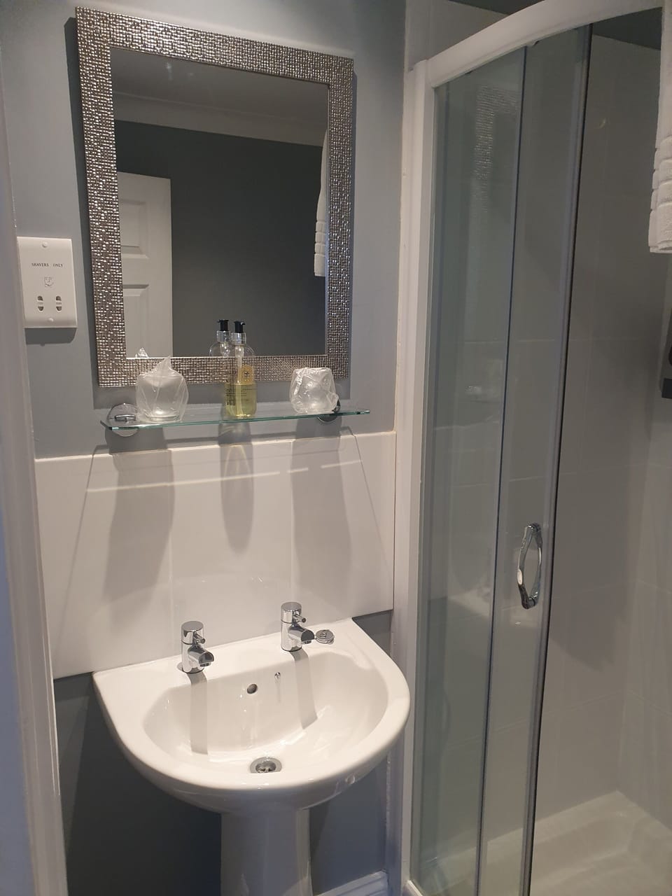 Ensuite shower room