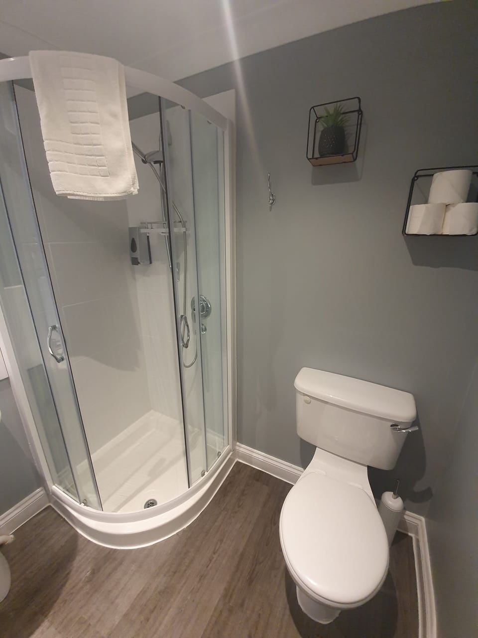 Ensuite shower room