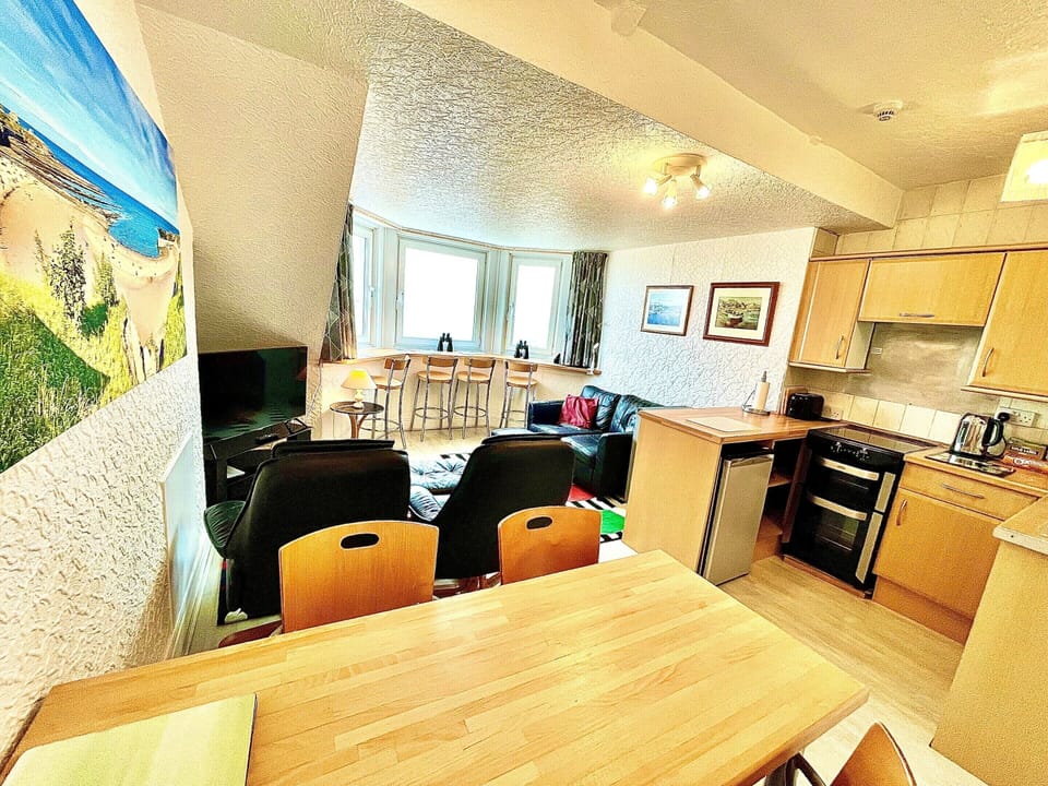 Lounge/kitchen