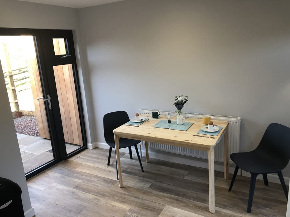 Dining Table in the Blorenge