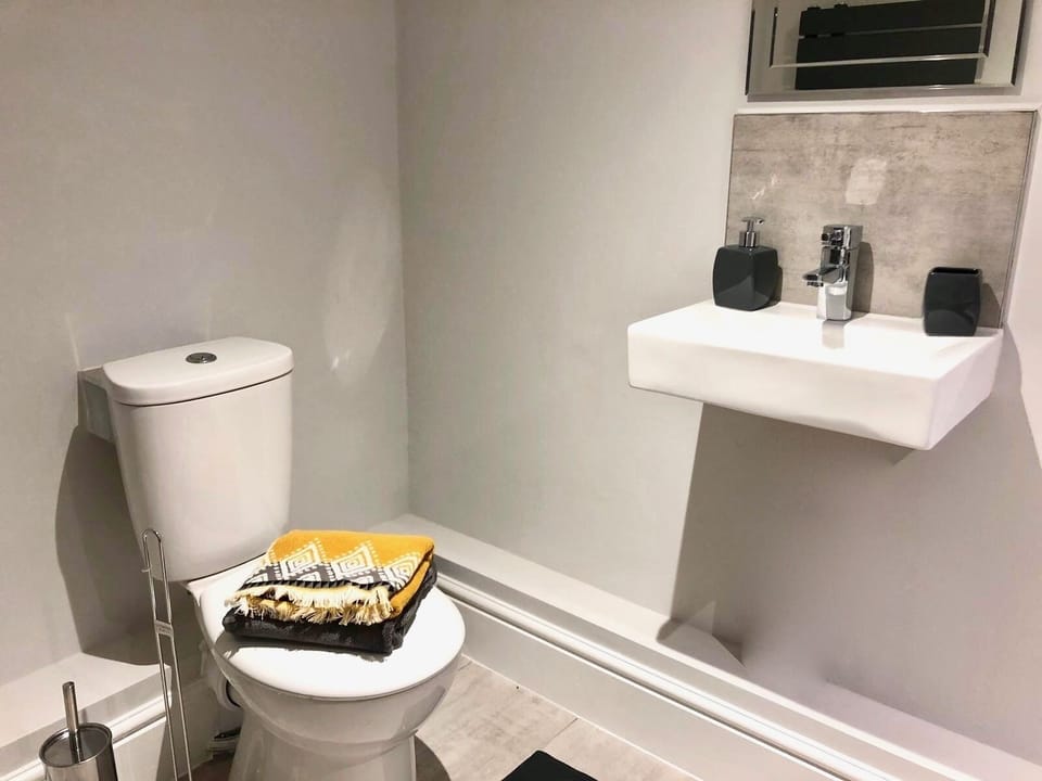 Modern Bathroom 