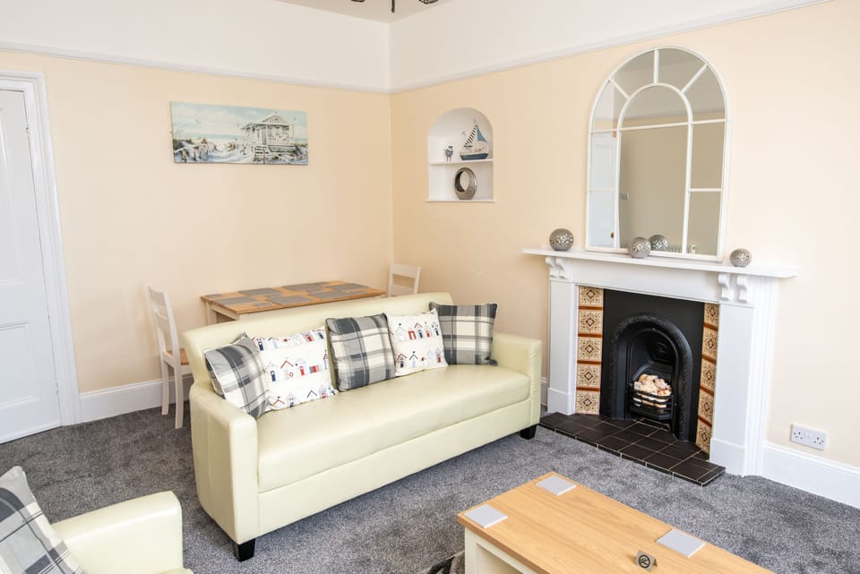 Living Room / Lounge