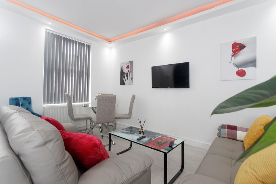 Living Room / Lounge
