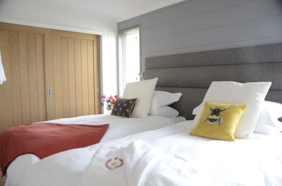 Honeycomb lodge Bedroom 2