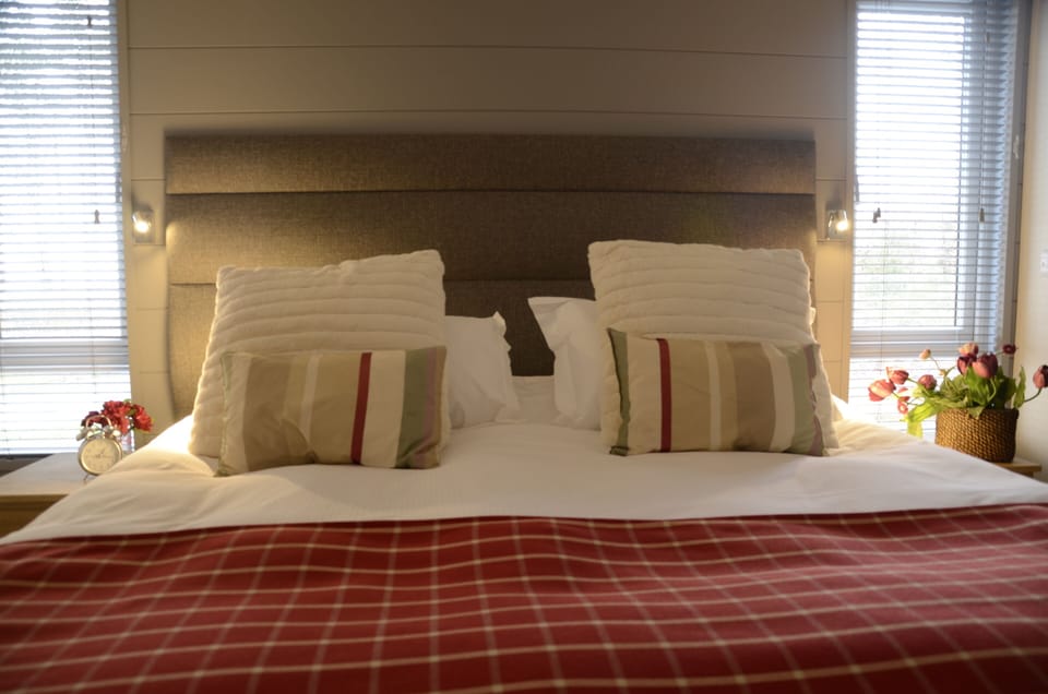 Honeycomb lodge Bedroom 1