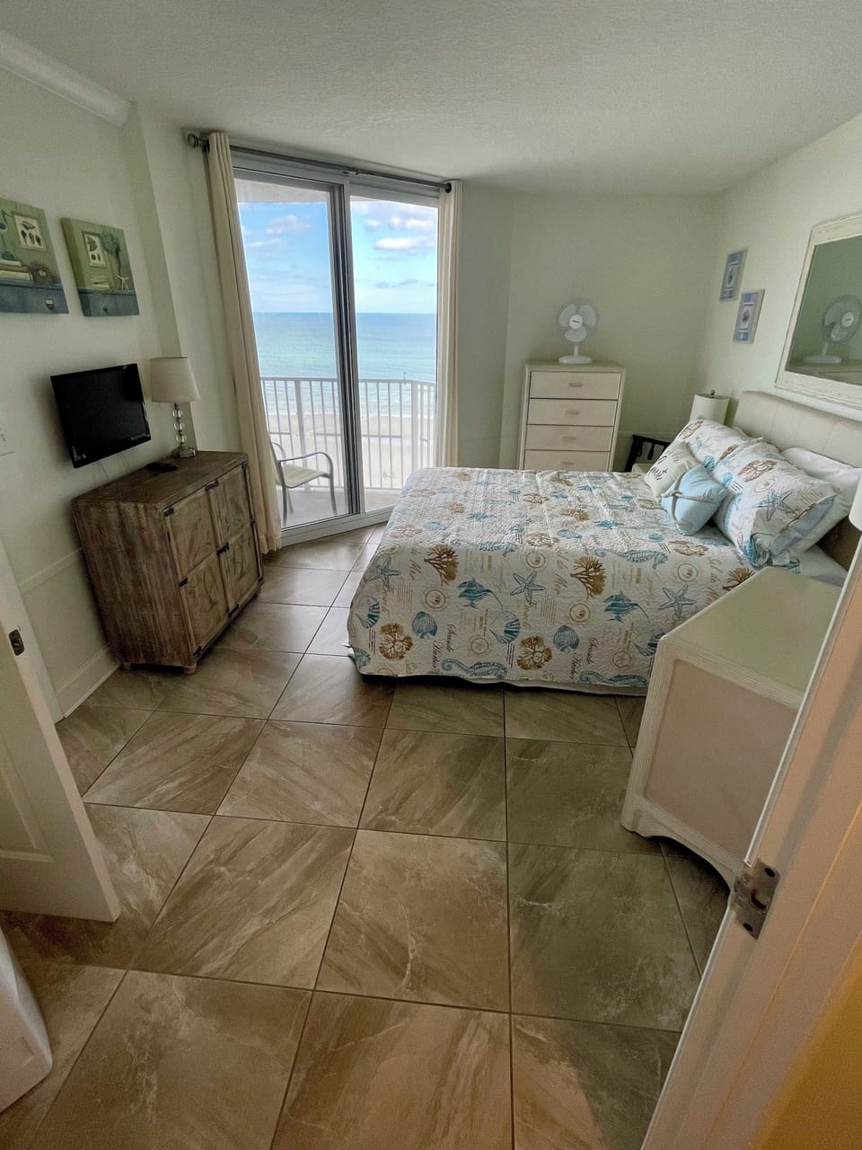 Primary En-suite Oceanfront view