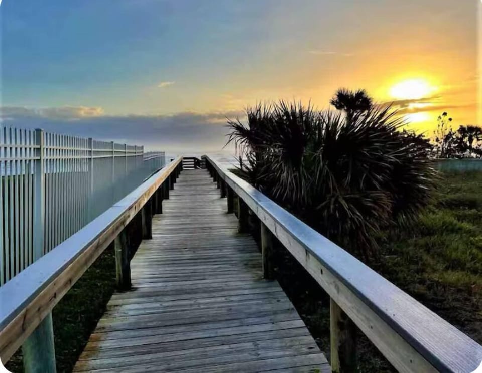 Walkway to Ocean 