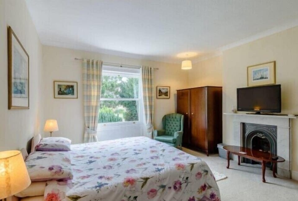 Double or twin room with garden view 