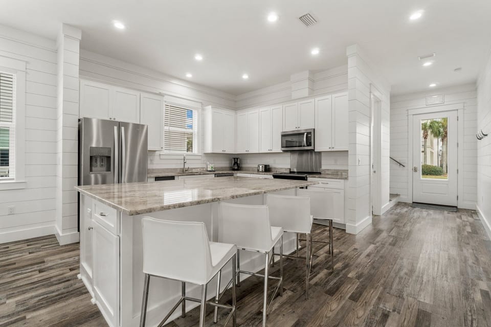 Spacious Kitchen With Large Island Bar On 1st Floor