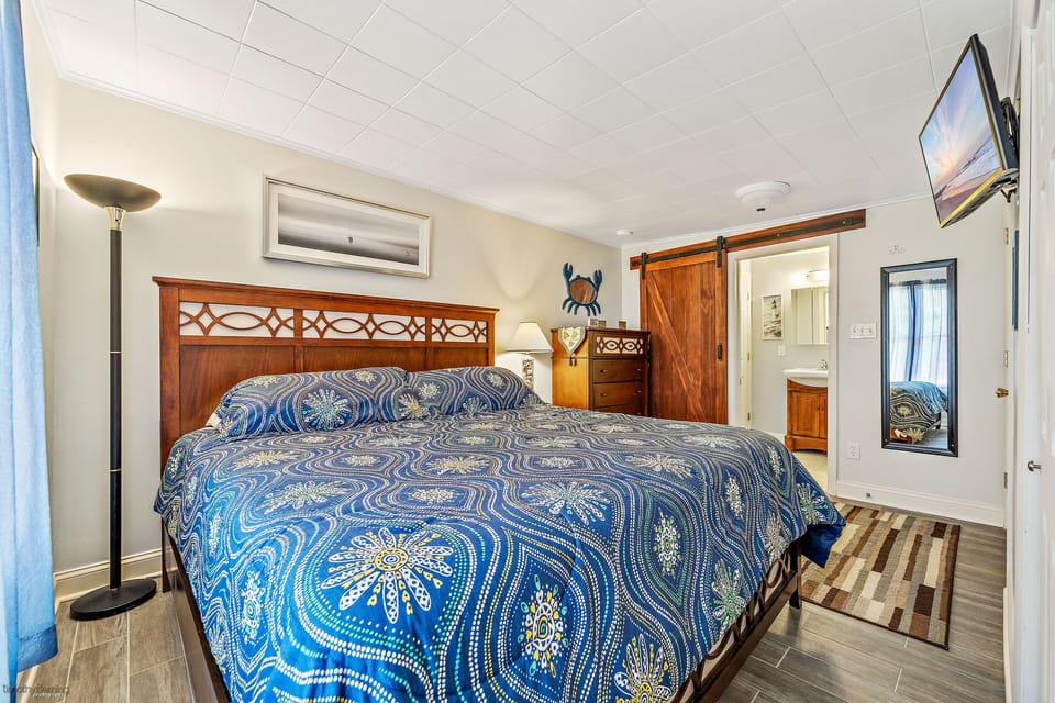 King size bedroom