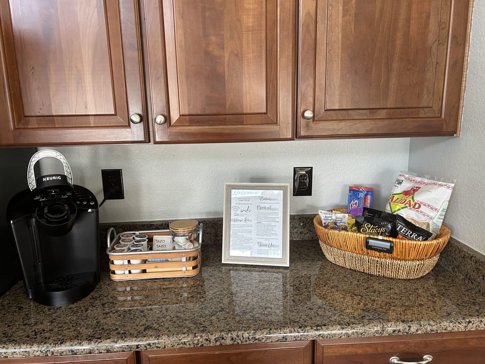 Keurig coffee pot, Kpods provided.