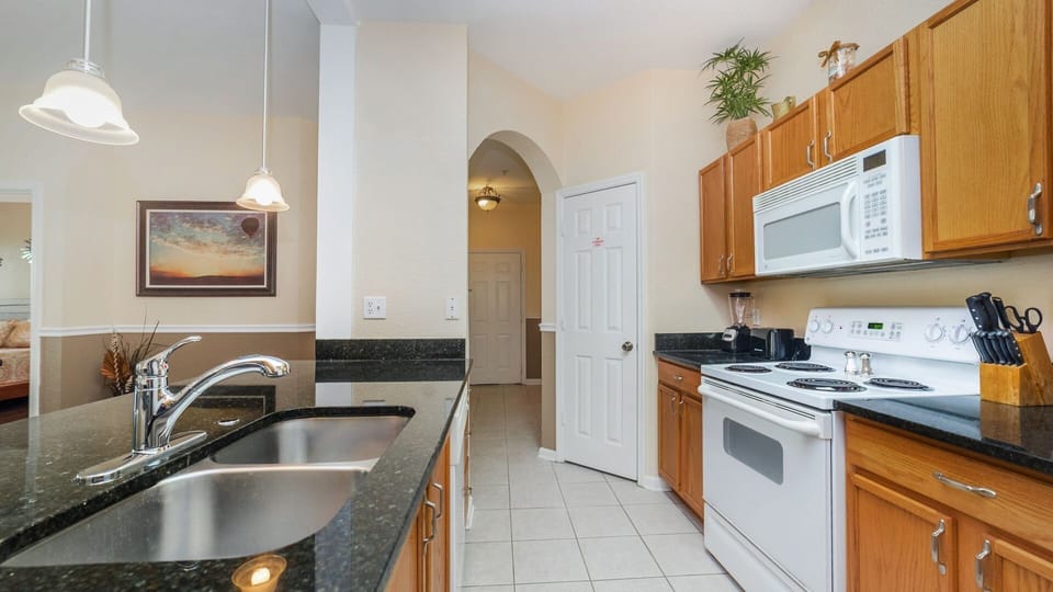 Kitchen (Angle)