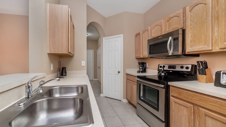 Kitchen (Angle)