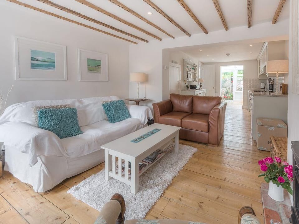 Living room leading to kitchen