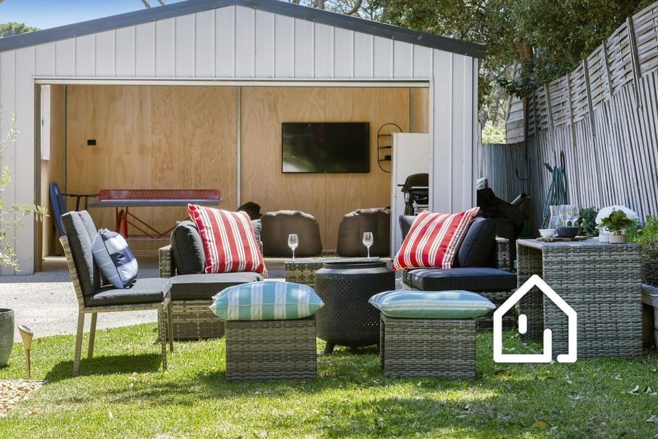 Outdoor furniture is supplied to enjoy the peaceful backyard surrounds