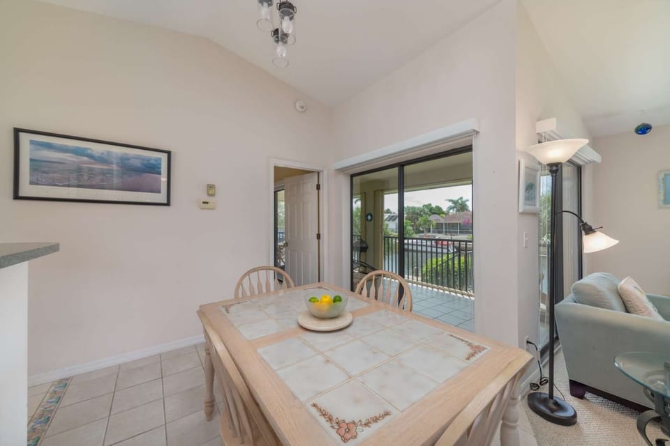 Additional indoor dining area