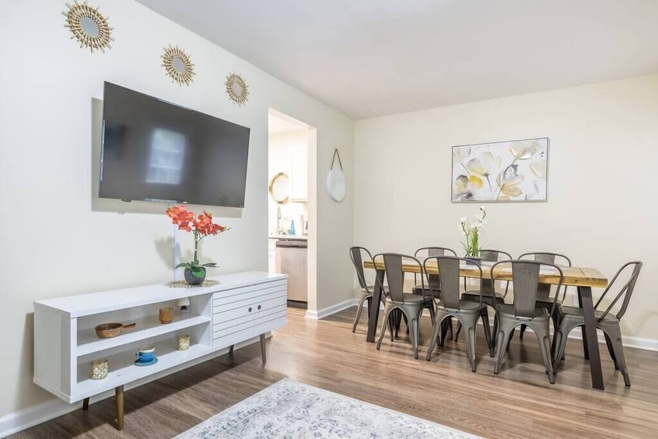 Dinning Room (2)