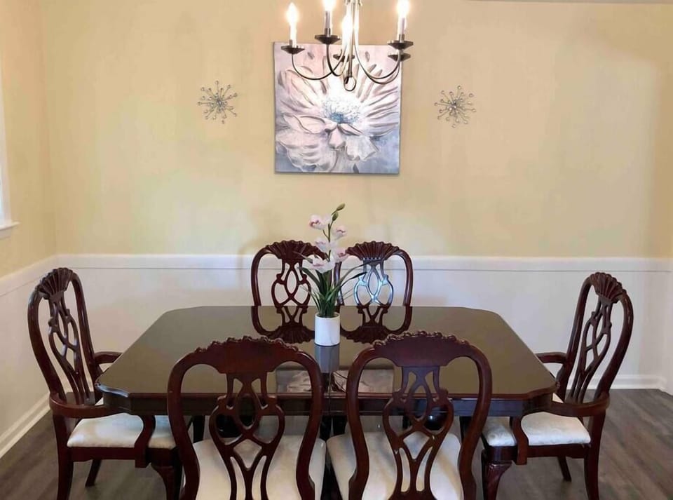 Dinning Room (1)