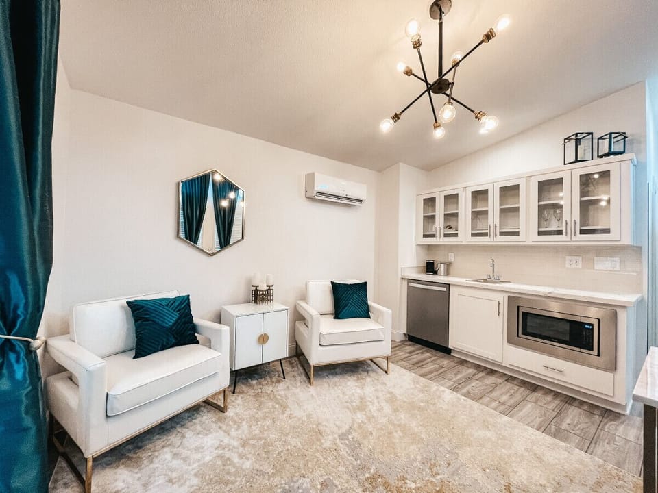 Living Room/Kitchenette