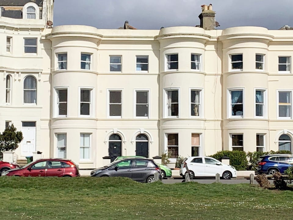 Exterior | Guillemots, Littlehampton