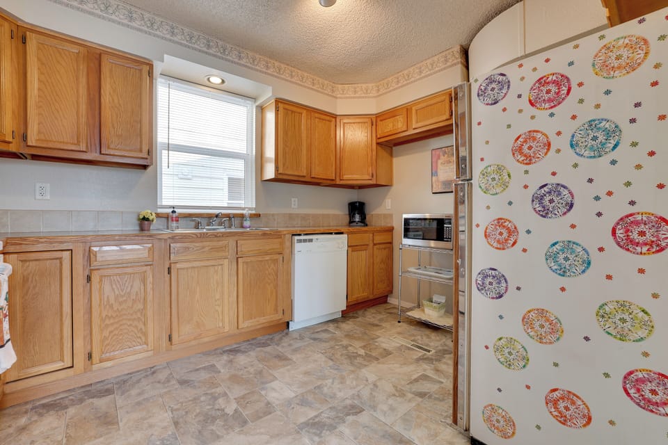 Kitchen | Dishware/Flatware