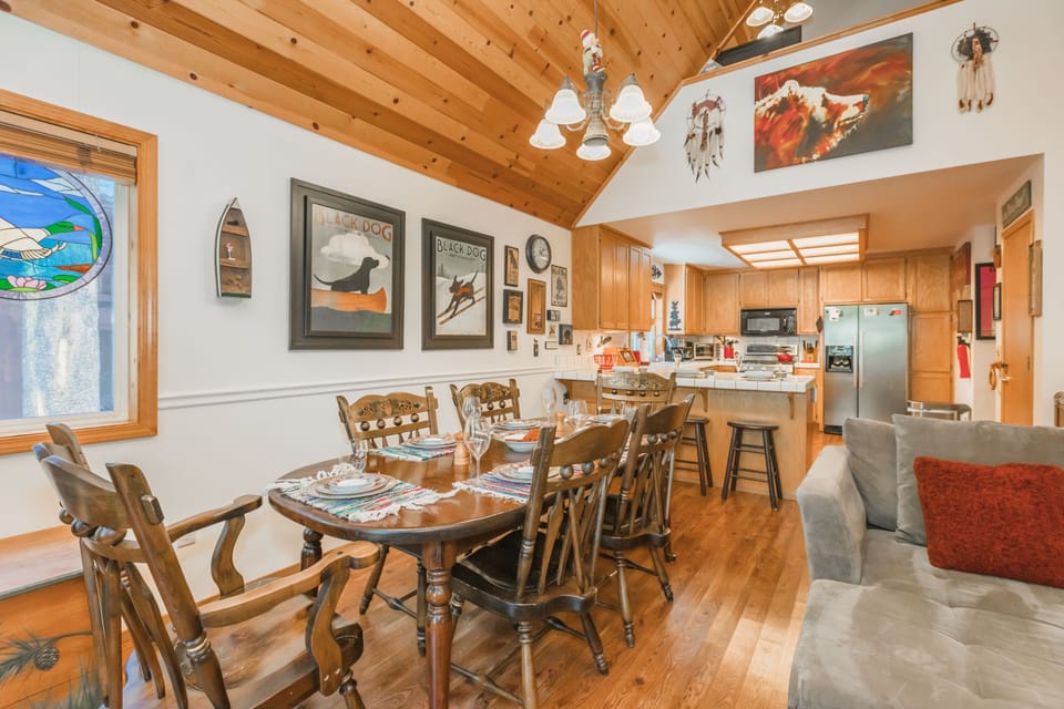 Dining Area With 8 Chairs & 3 Bar Stools