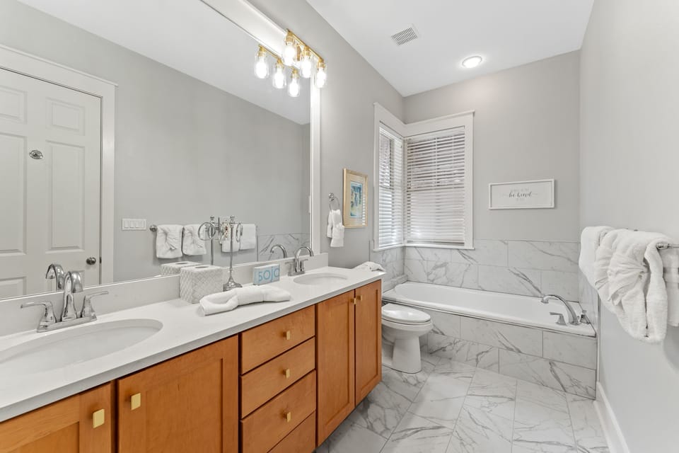 1st Floor Master Bathroom