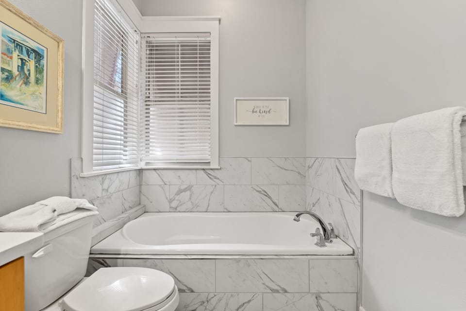 1st Floor Master Bathroom