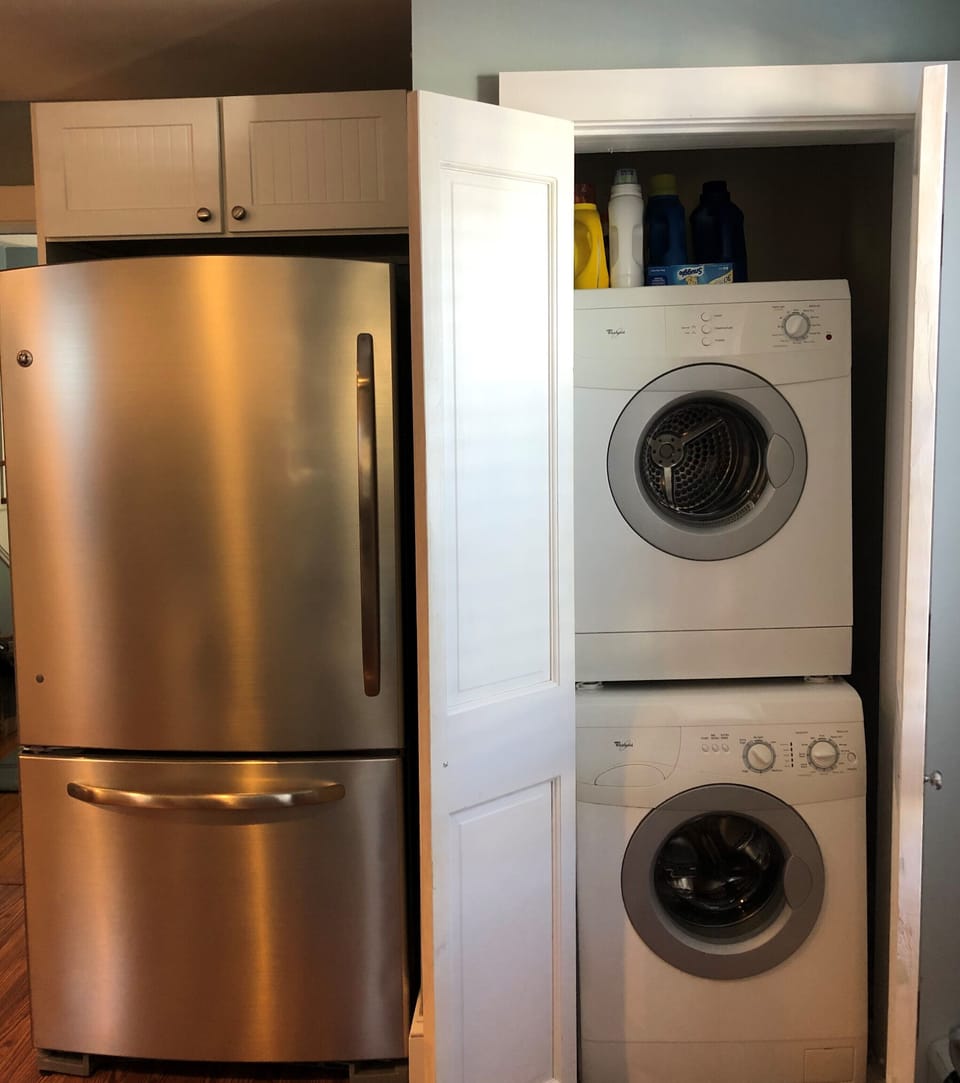 Kitchen w/convenient washer and dryer