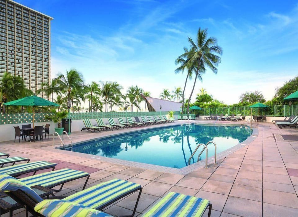 Ilikai Pool