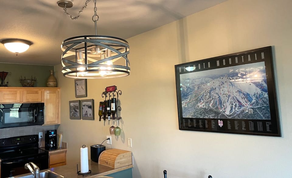 Interior lighting & decor