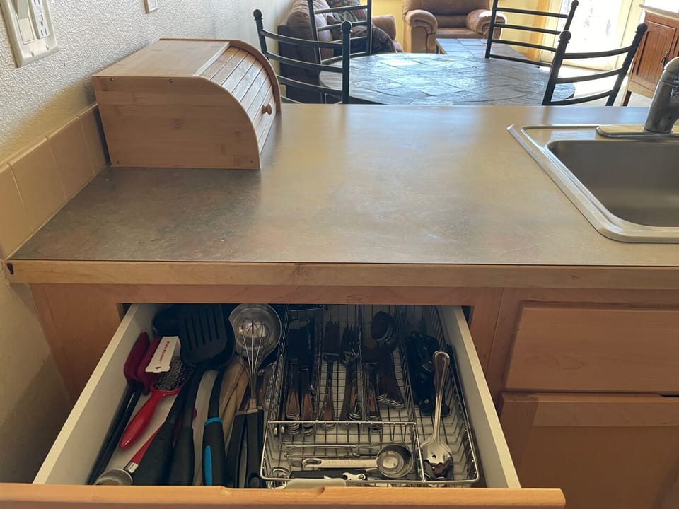  Plenty of utensils for meals and cooking