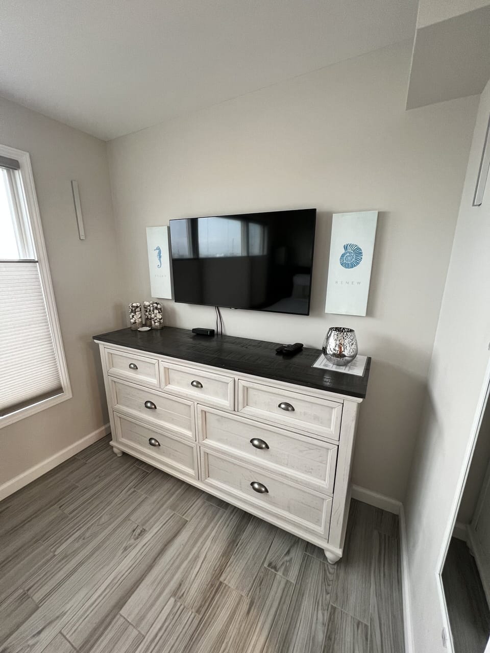 Large dresser, european wall hangers, Samsung Smart TV