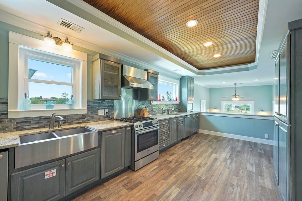 The Great Escape - Crystal Beach - Kitchen