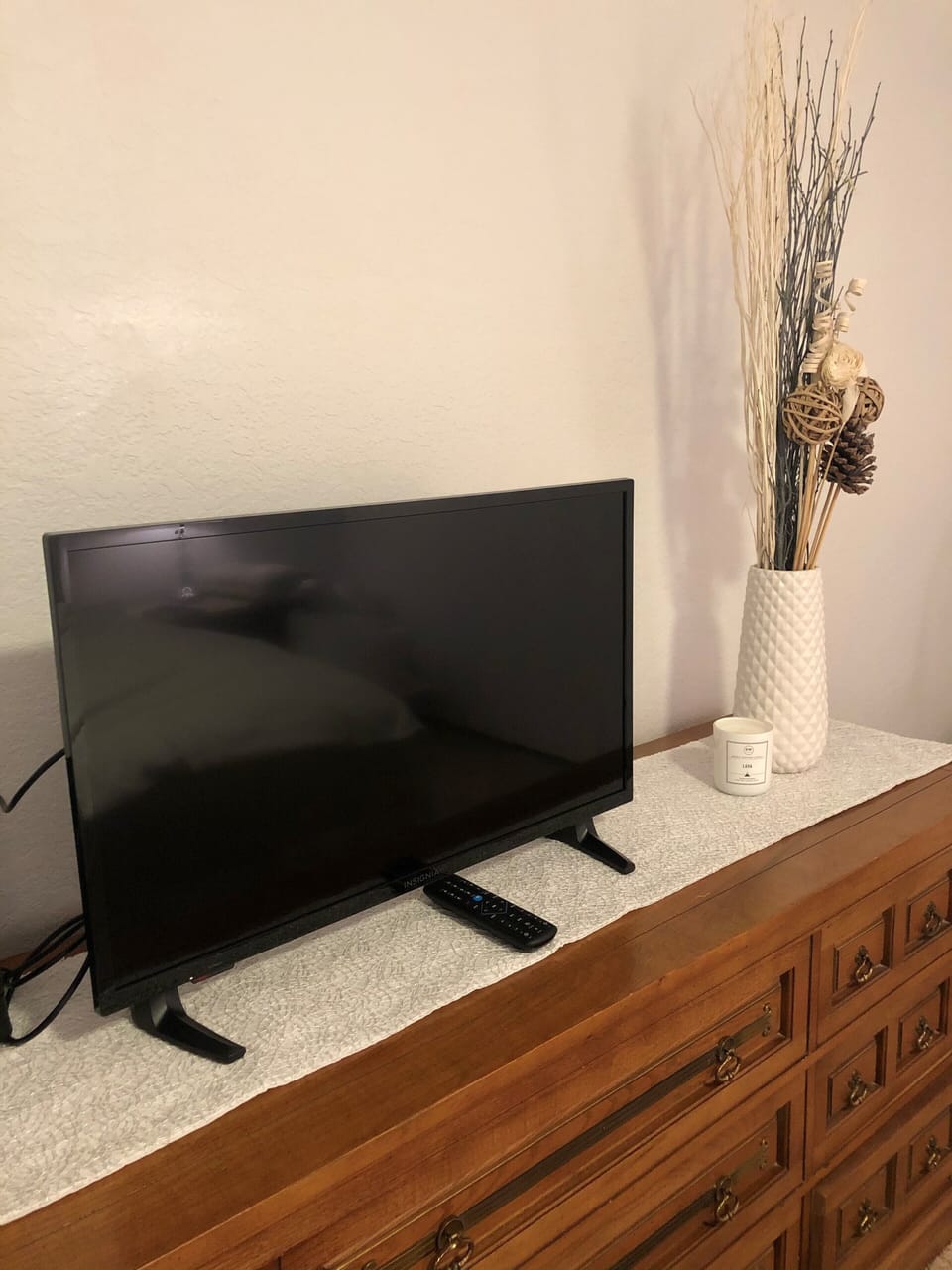 Master bedroom TV with cable, streaming, HBO and Showtime.