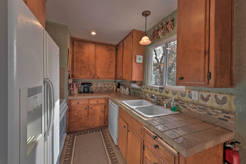 Fully Equipped Kitchen | Cooking Basics | Complimentary Spices | Blender